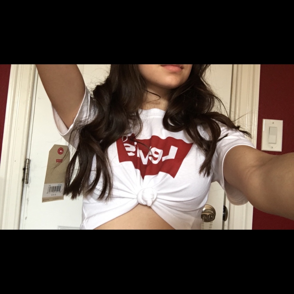 Levi’s Cropped Top
